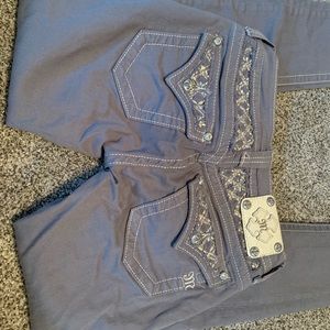 NWOT Gray Miss Me Skinny Jeans